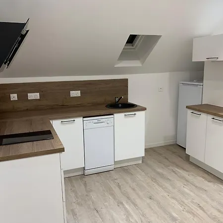 24 M² Proche Arret De Bus Apartment